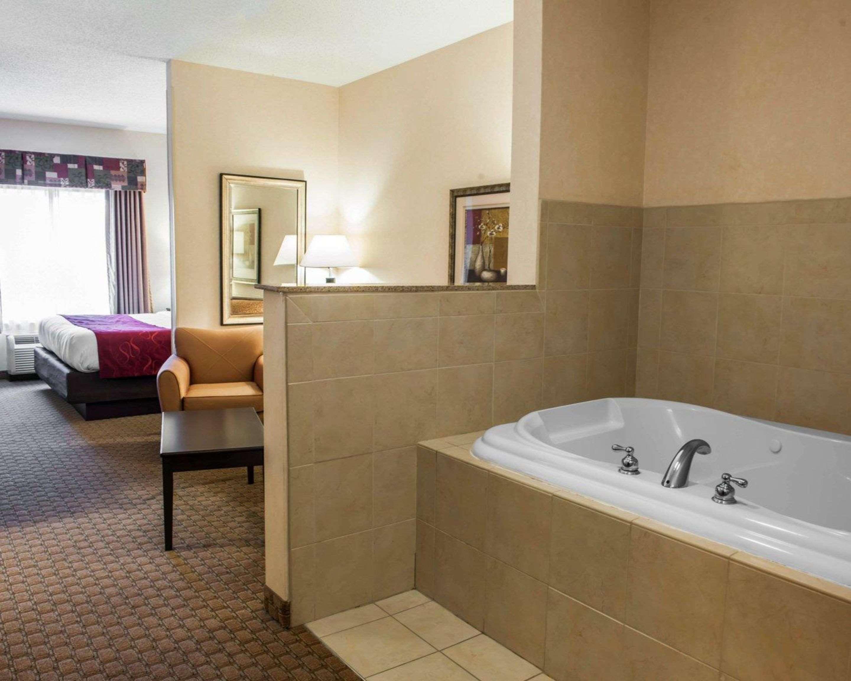 Comfort Suites Southport Exteriér fotografie