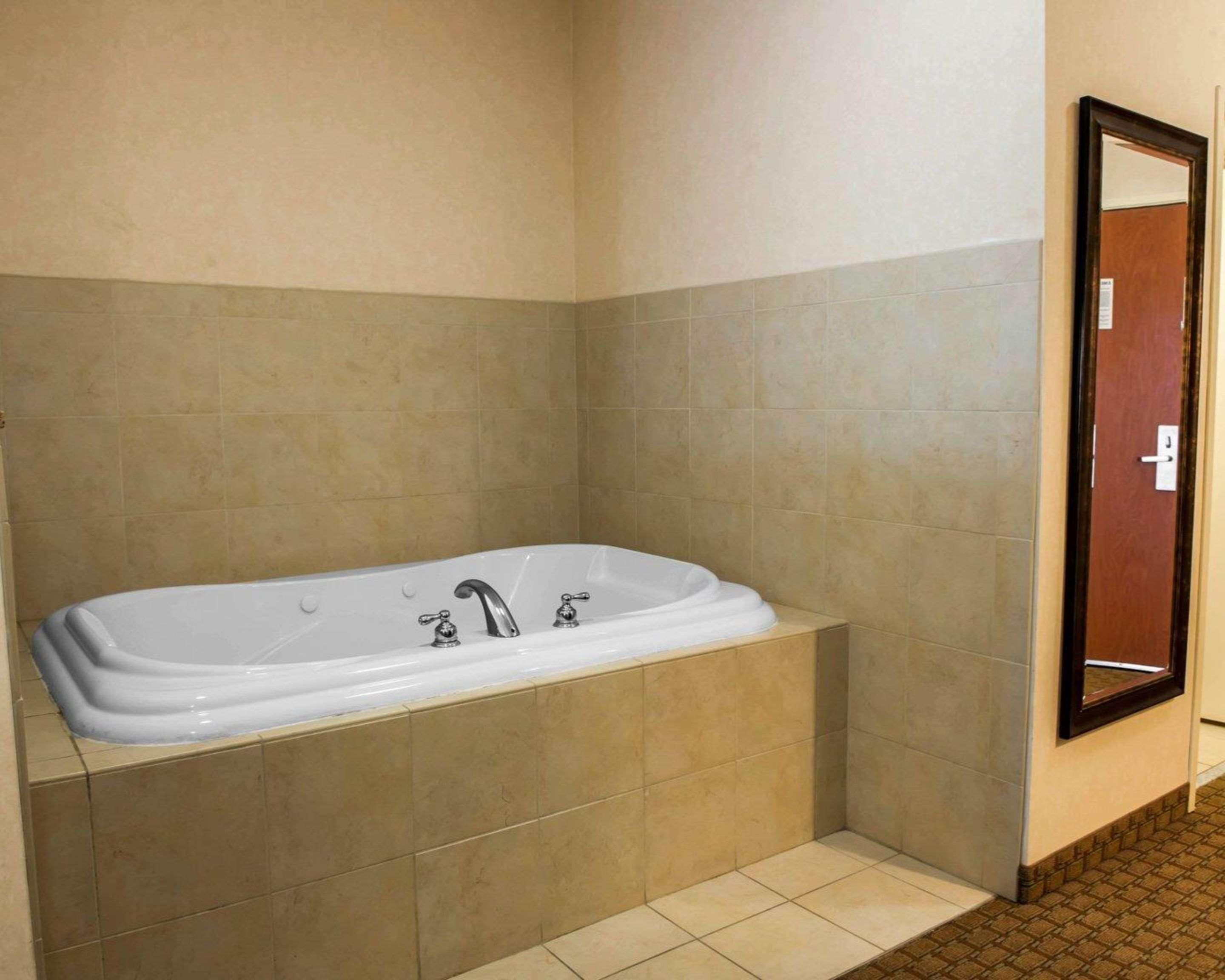 Comfort Suites Southport Exteriér fotografie