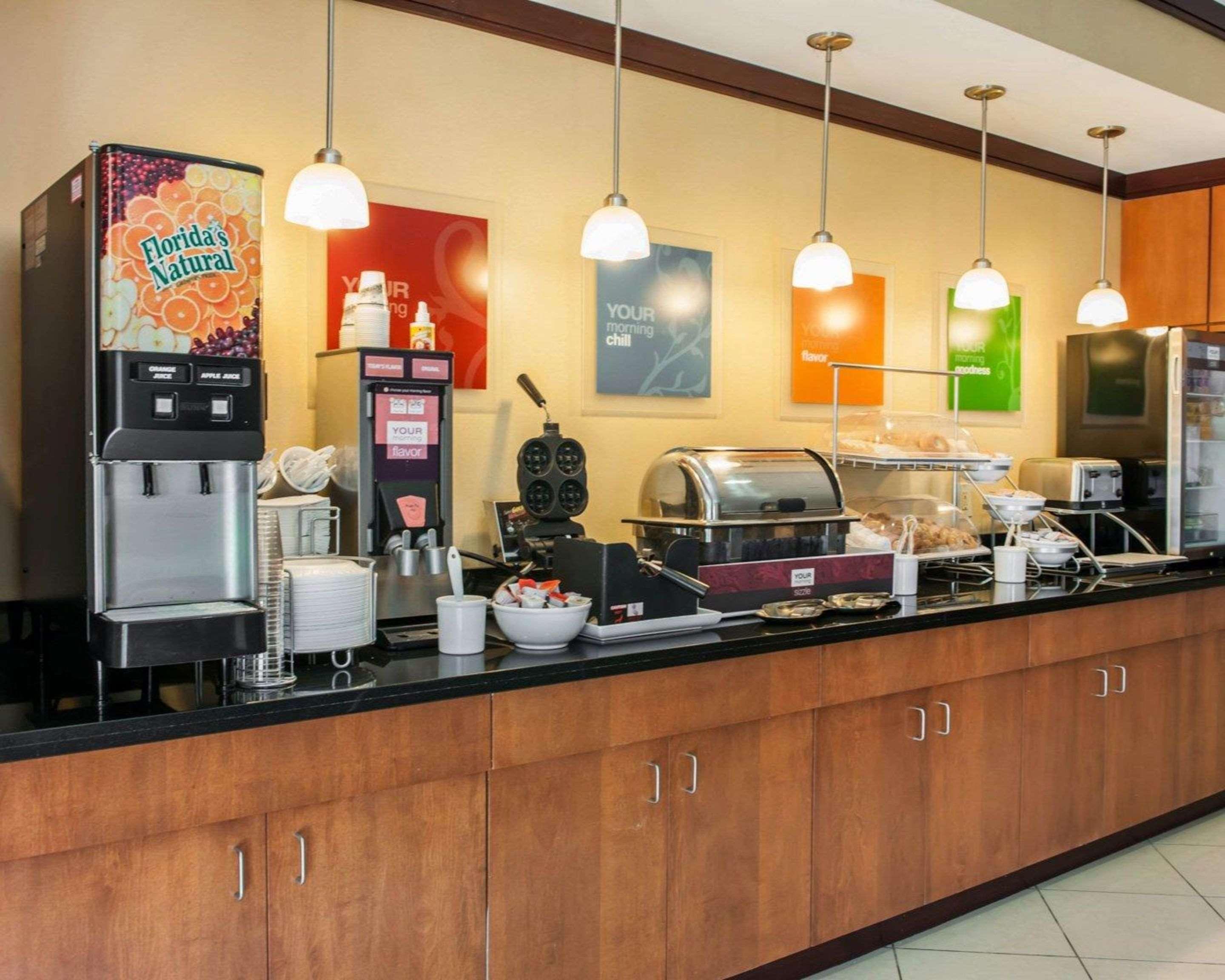 Comfort Suites Southport Exteriér fotografie