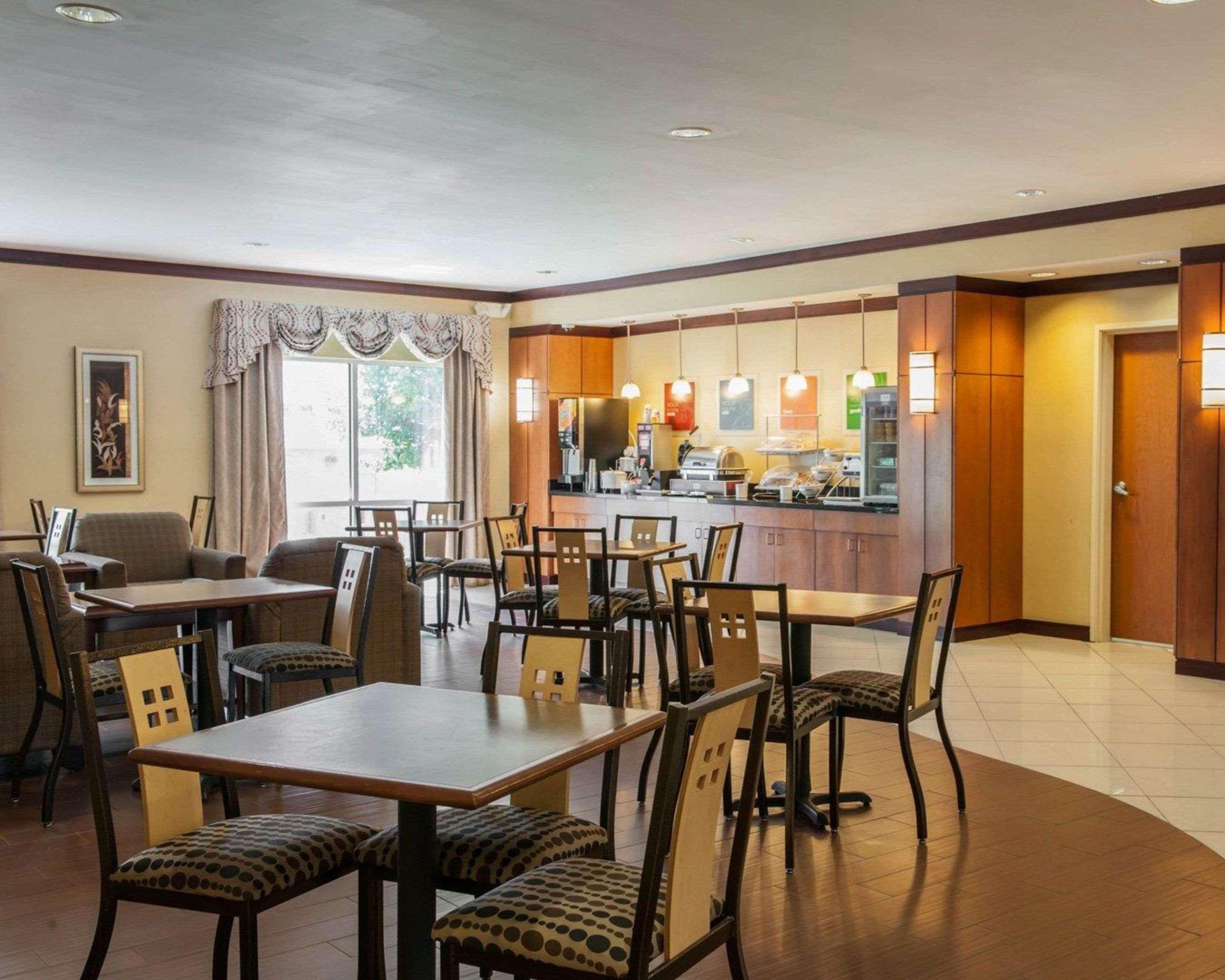Comfort Suites Southport Exteriér fotografie