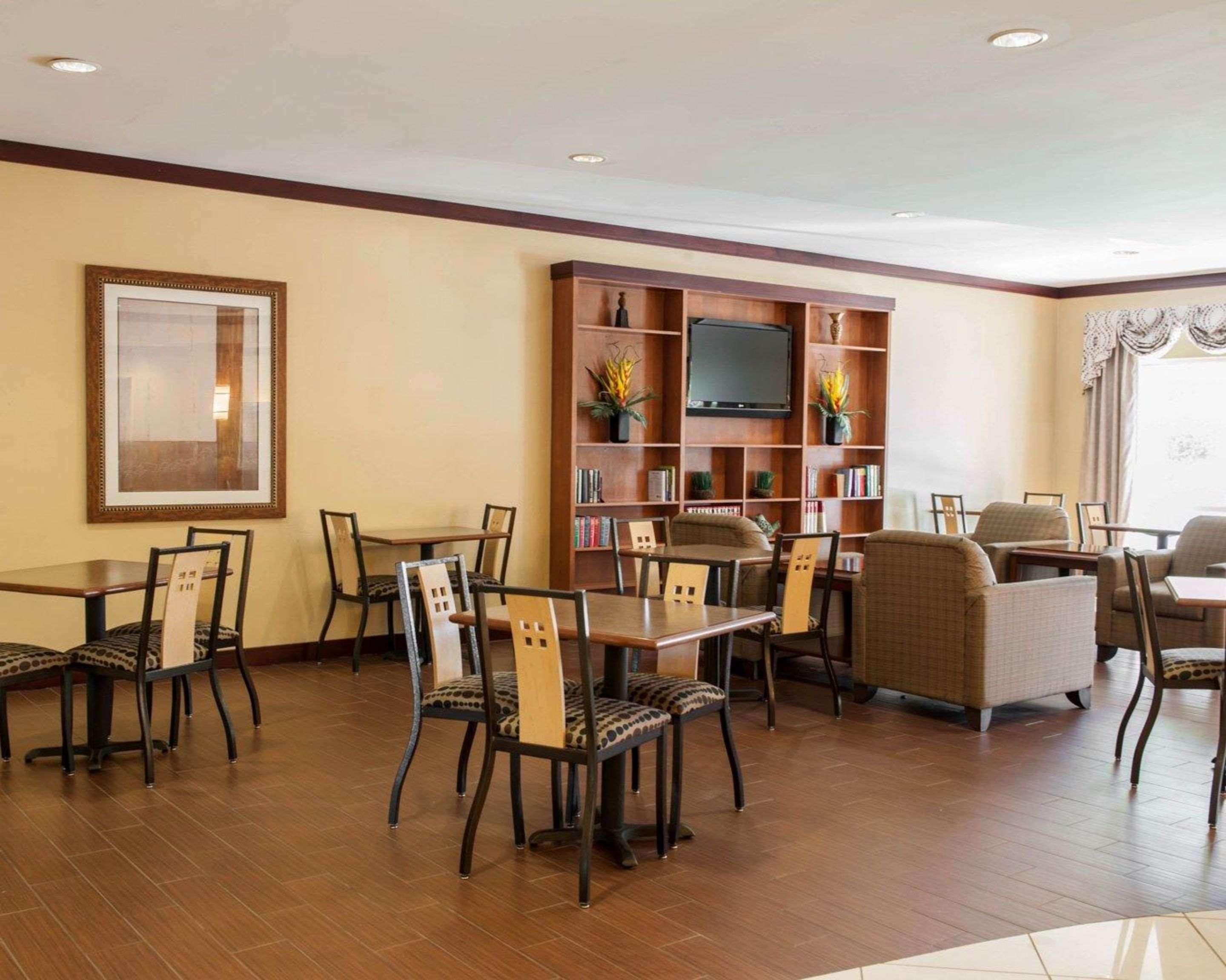 Comfort Suites Southport Exteriér fotografie